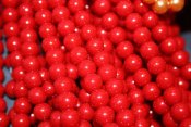 Röda lackerade glaspärlor, 8 mm
