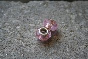 Facetterad pärla med metallhål - rosa