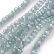Facetterade glaspärlor rondeller 2,5x2 mm ljusblå metallic