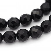 Halvädelstenspärlor 8 mm facetterad svart onyx