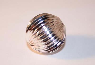 Ljust silverfärgad pärla - 20 mm, melon